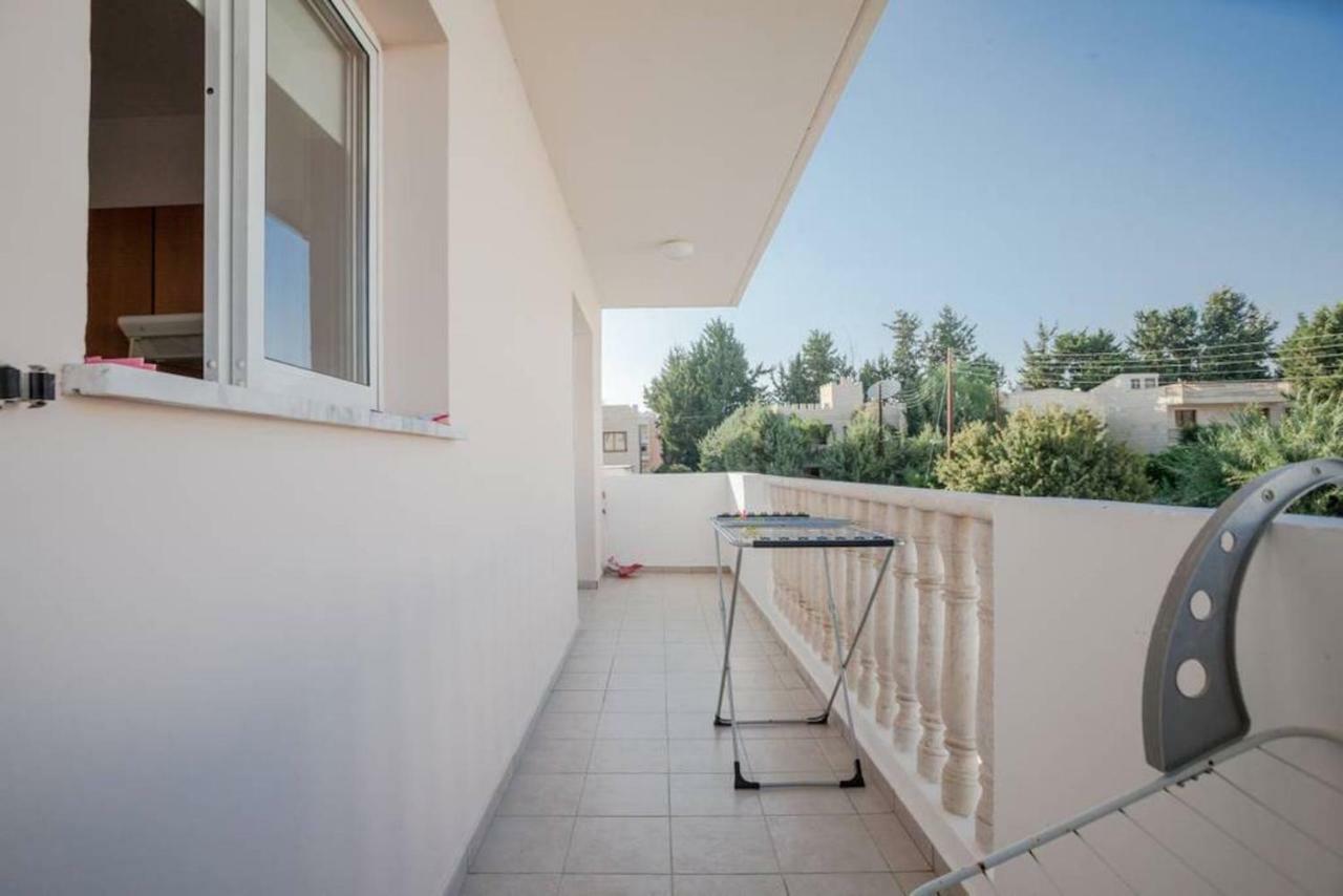 Beautiful 2 Bed Apartment With Great Views In Pafos Dış mekan fotoğraf