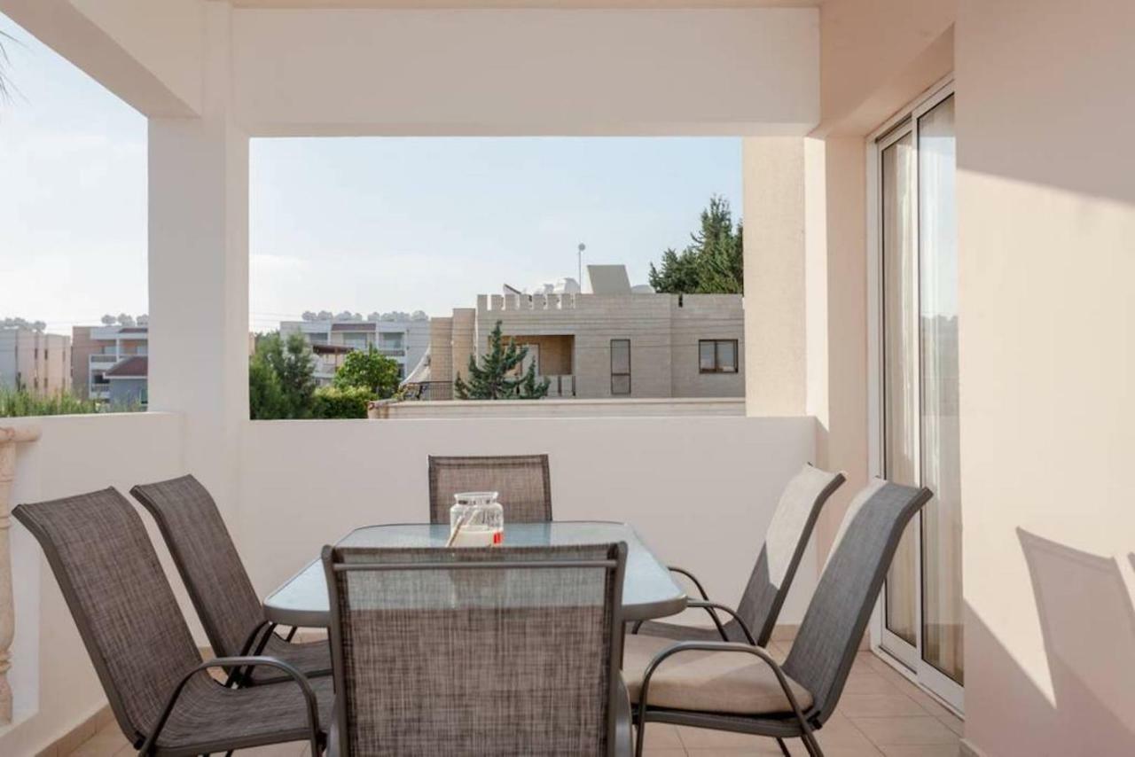 Beautiful 2 Bed Apartment With Great Views In Pafos Dış mekan fotoğraf